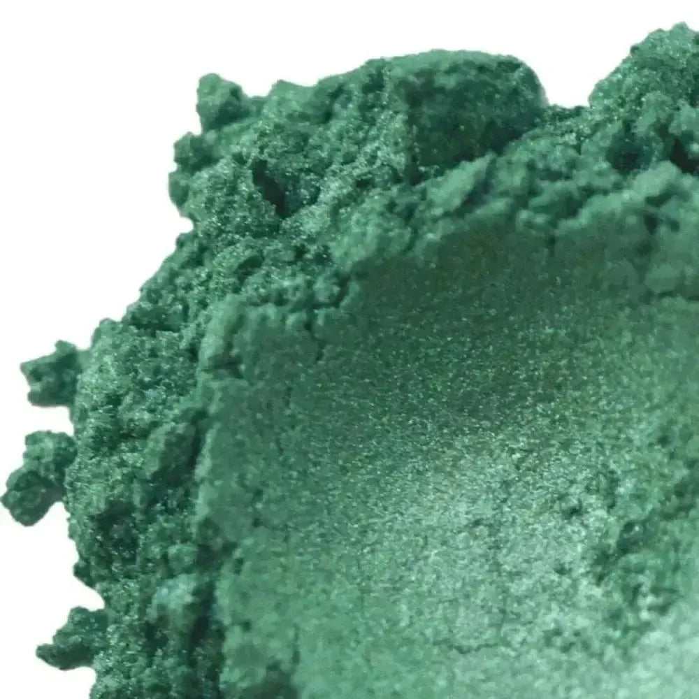 Alpine Green Mica Powder for Nature-Inspired Crafting